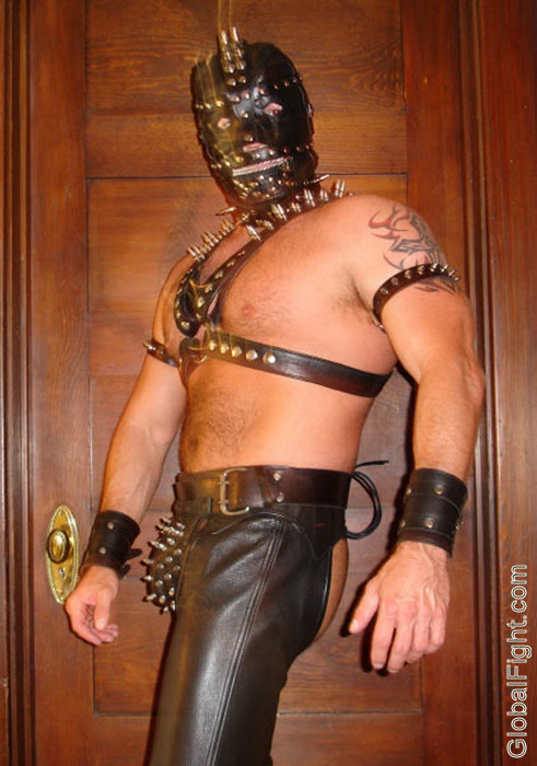 Leather Gays Slave Forum 84